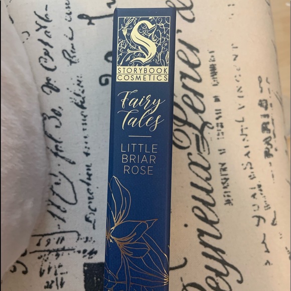 New LITTLE BRIAR ROSE - STORYBOOK PALETTE - Picture 4 of 5